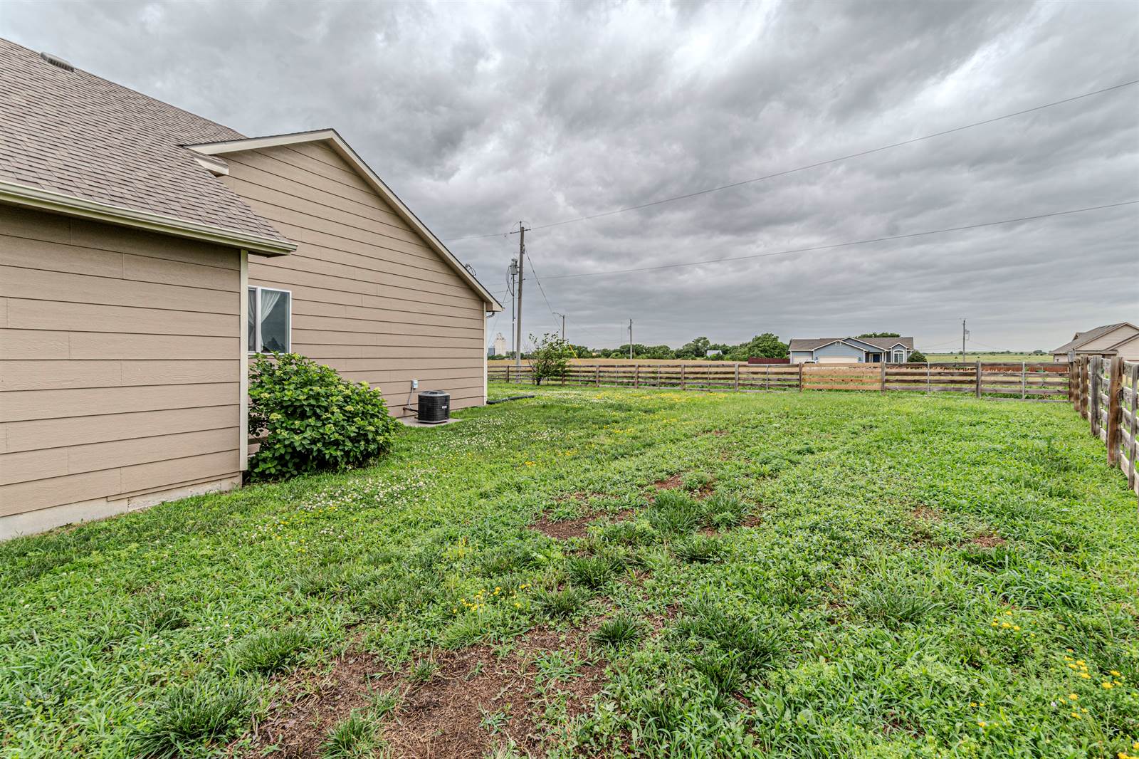 805 Linden Court, Wakefield, KS 67487