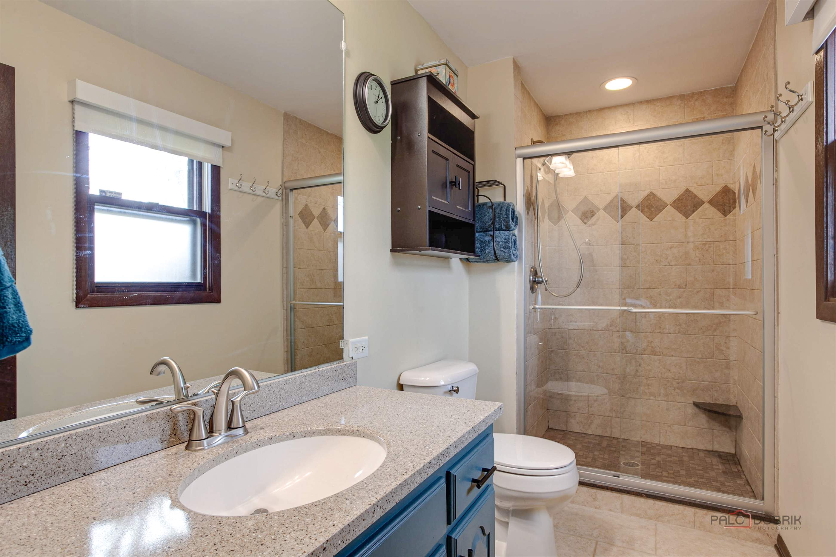 240 Russell Ave, Winthrop Harbor, IL 60096