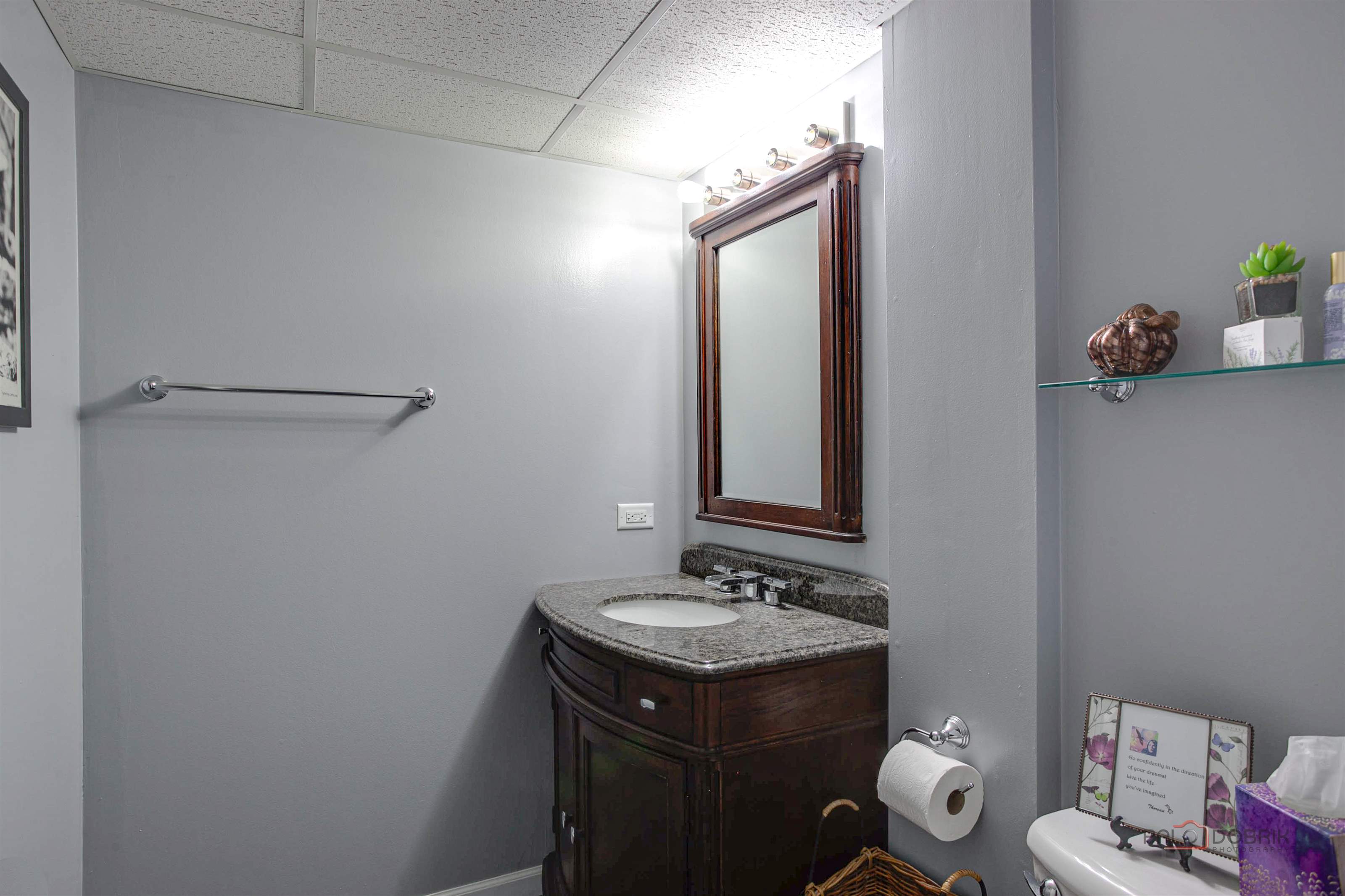 240 Russell Ave, Winthrop Harbor, IL 60096