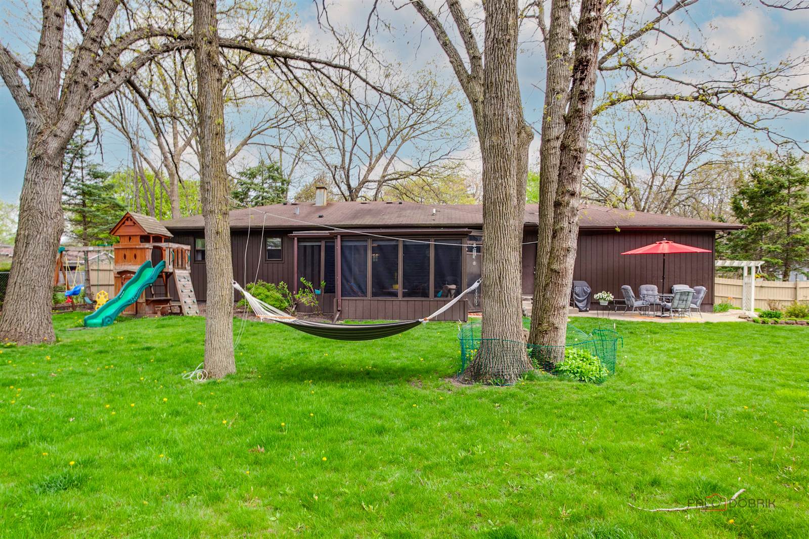 240 Russell Ave, Winthrop Harbor, IL 60096