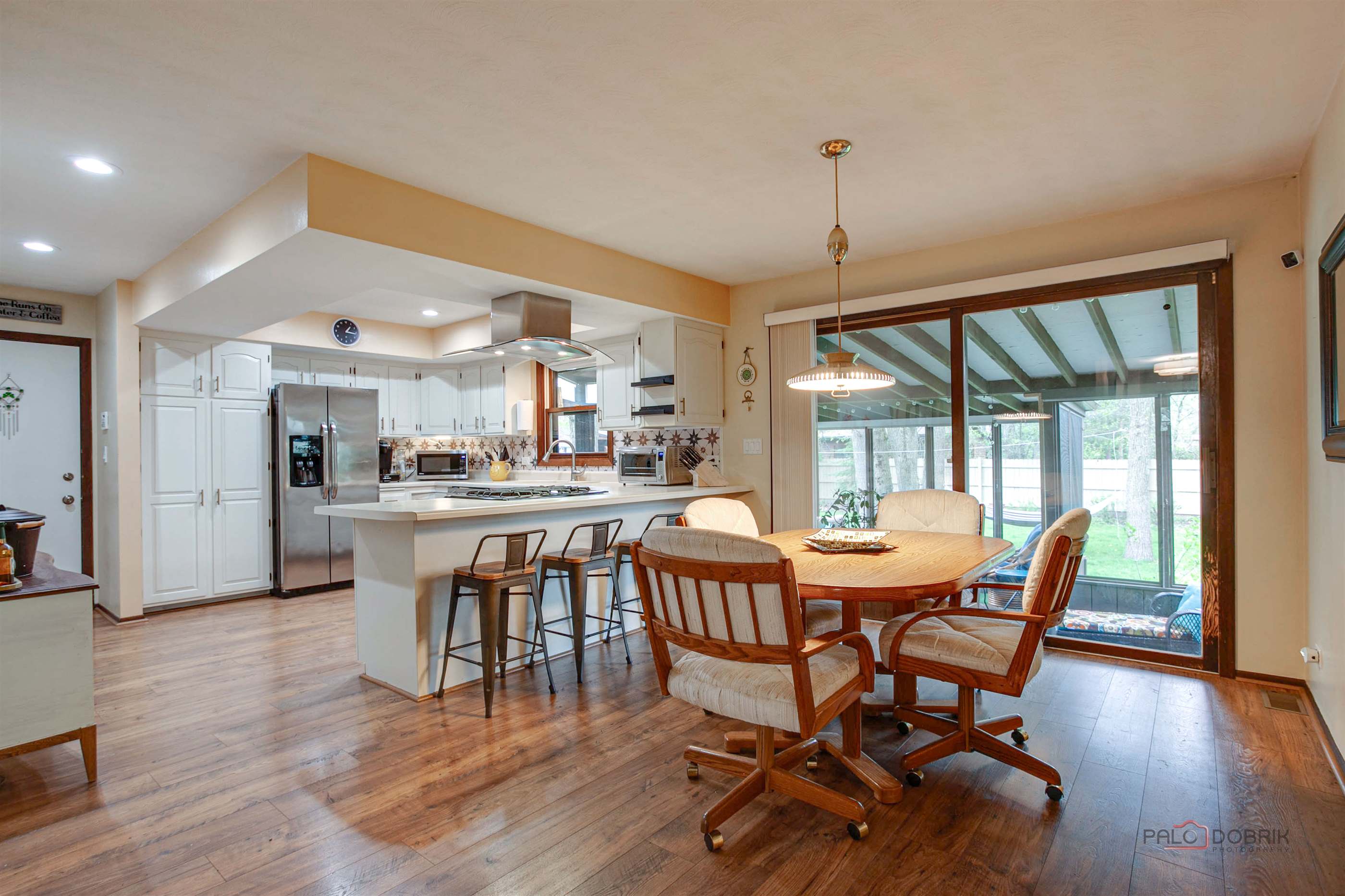 240 Russell Ave, Winthrop Harbor, IL 60096