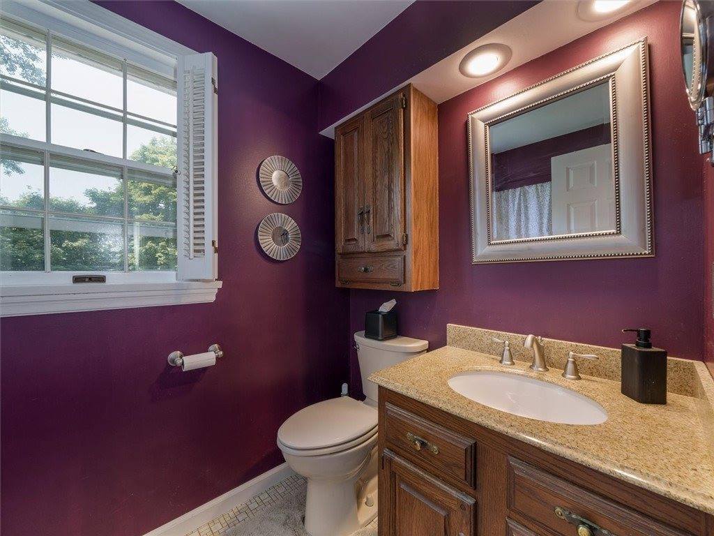 11 Heatherwood Road, Perinton, NY 14450