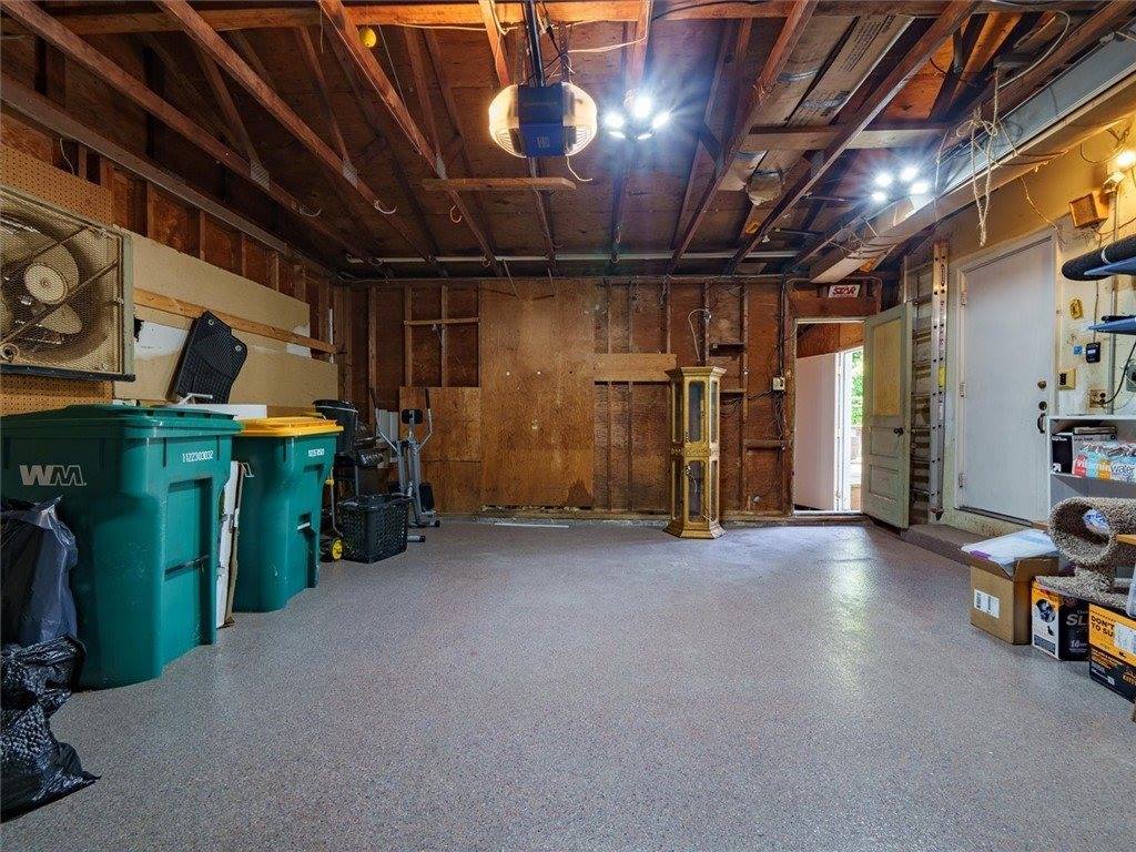 11 Heatherwood Road, Perinton, NY 14450