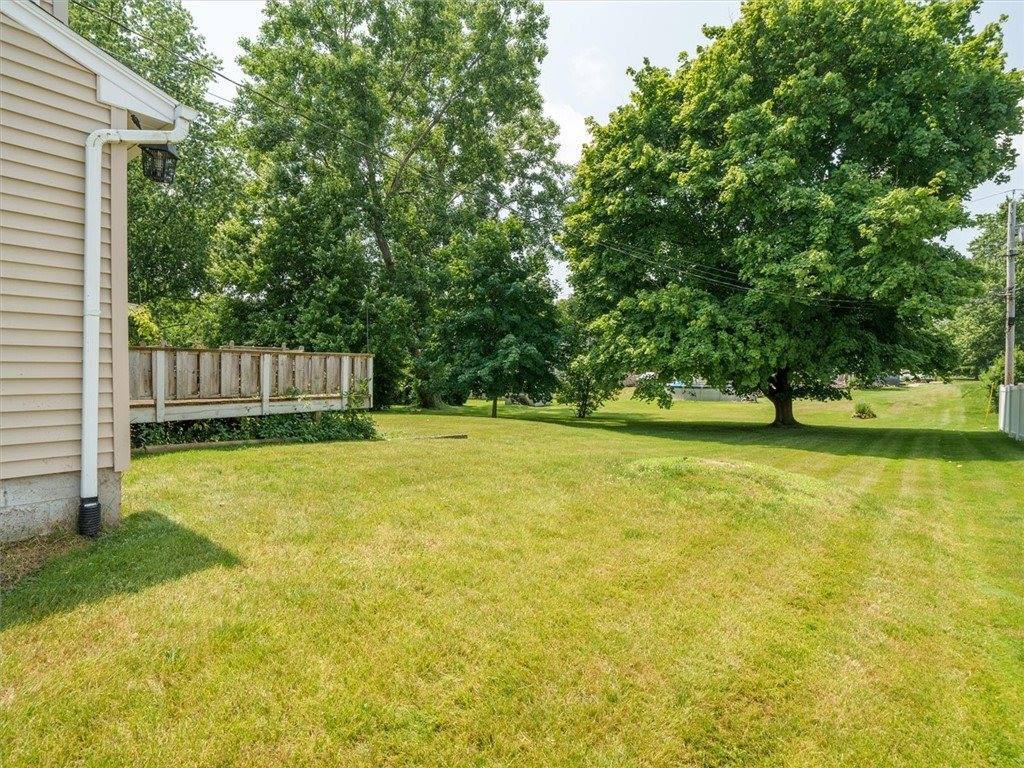 11 Heatherwood Road, Perinton, NY 14450