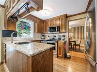 11 Heatherwood Road, Perinton, NY 14450