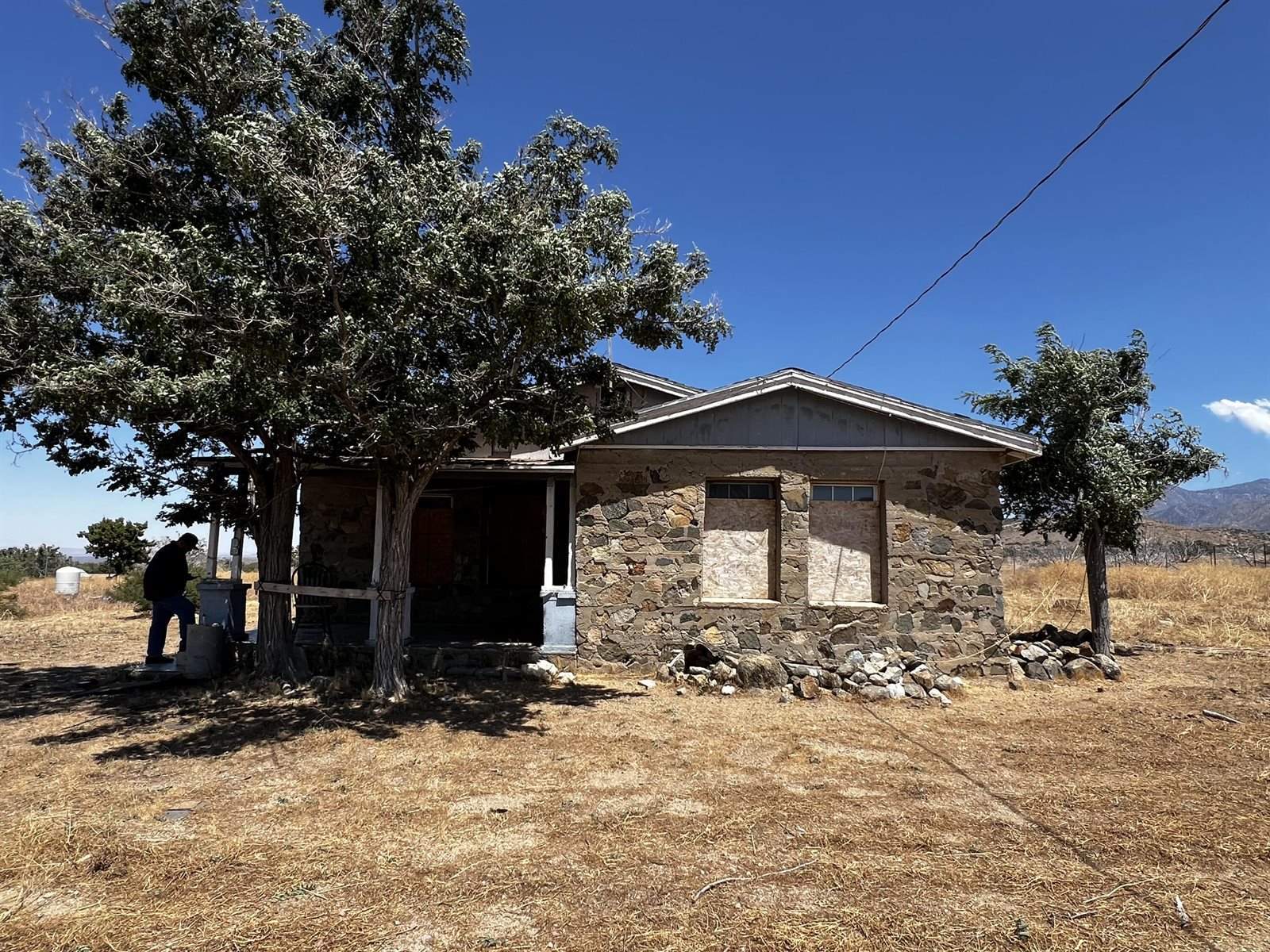 30900 East 106th St, Juniper Hills, CA 93543