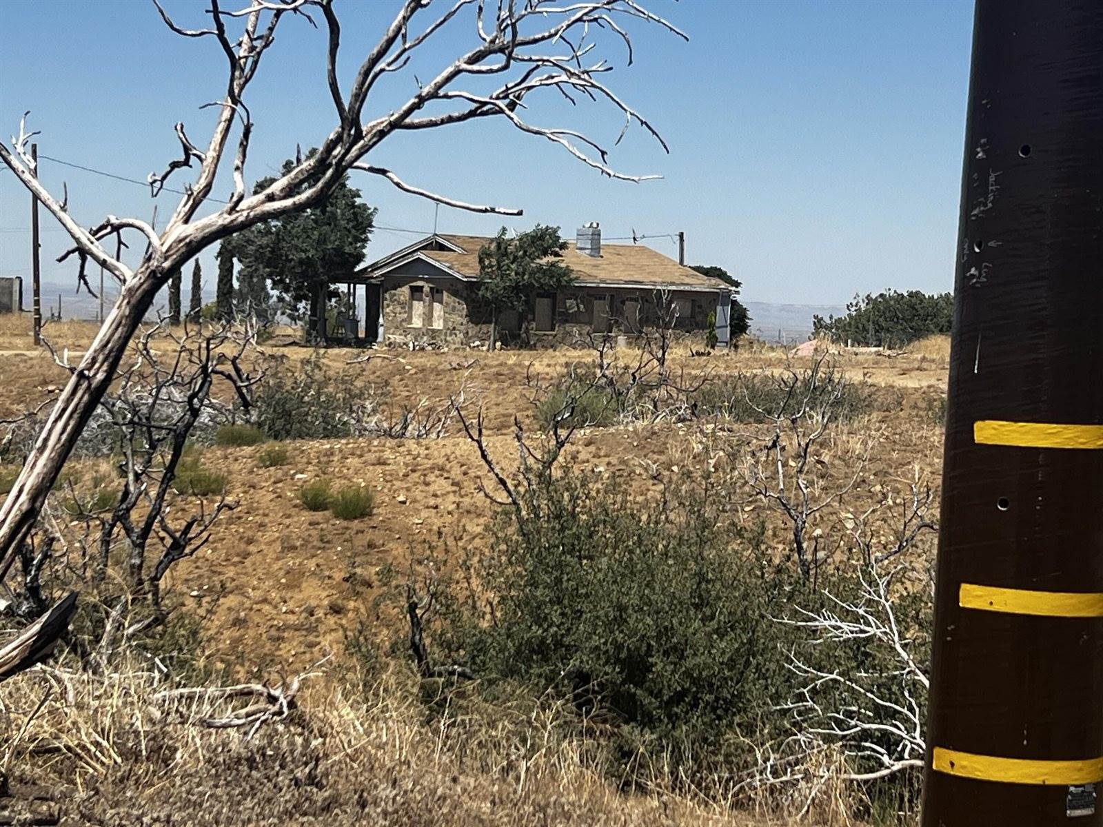 30900 East 106th St, Juniper Hills, CA 93543