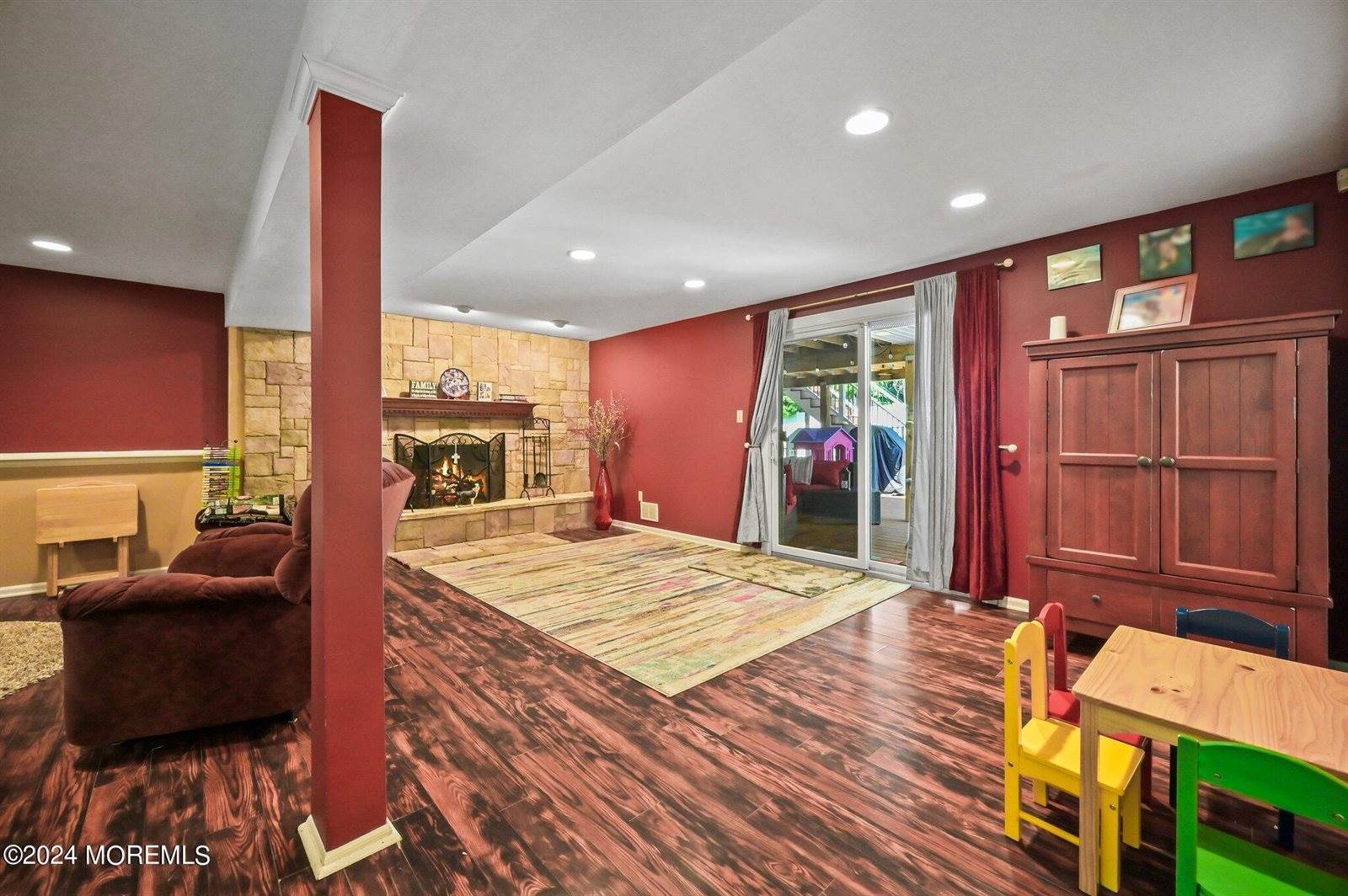 22 Galahad Drive, Manalapan, NJ 07726