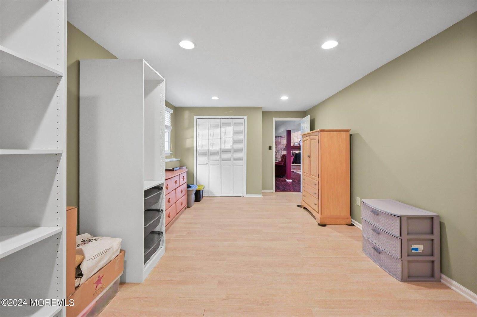 22 Galahad Drive, Manalapan, NJ 07726