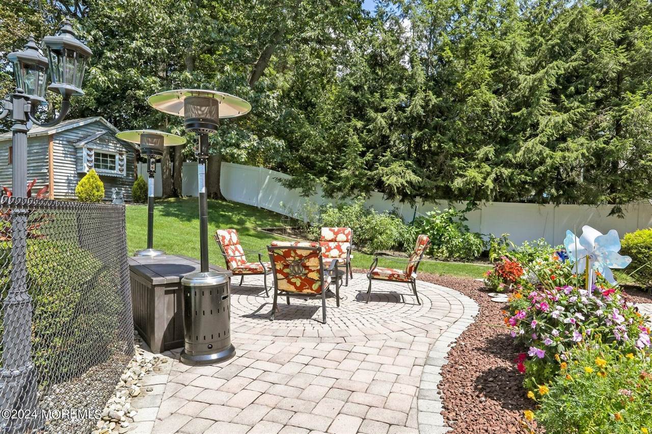 22 Galahad Drive, Manalapan, NJ 07726