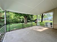 819 Hilltop Dr, Ashland, OH 44805