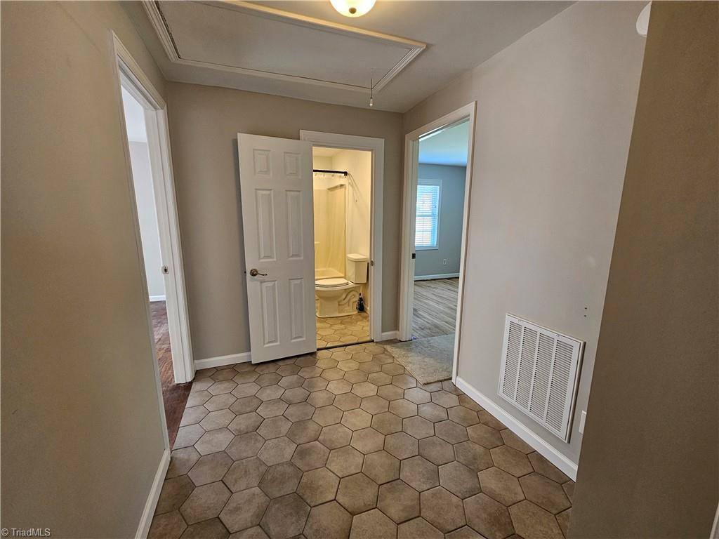 1023 Summit Avenue, Reidsville, NC 27320