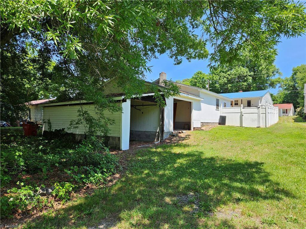 1023 Summit Avenue, Reidsville, NC 27320