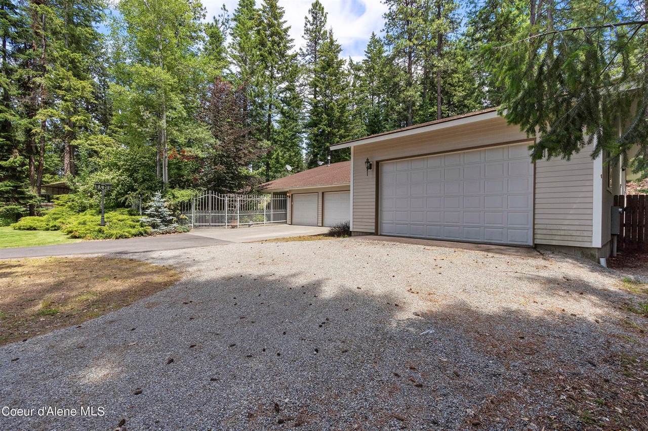 11564 North Saxon Dr, Hayden, ID 83835