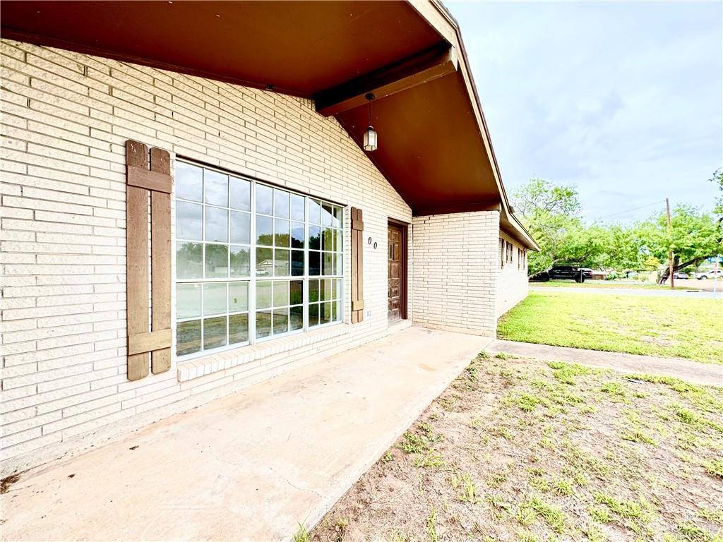 600 West 11th Street, Weslaco, TX 78596