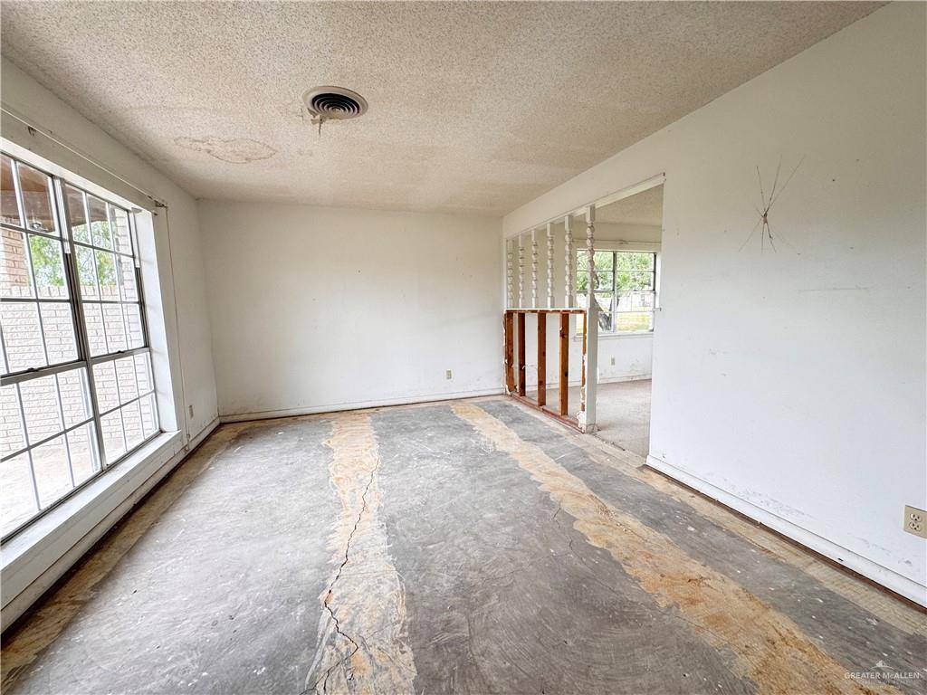 600 West 11th Street, Weslaco, TX 78596