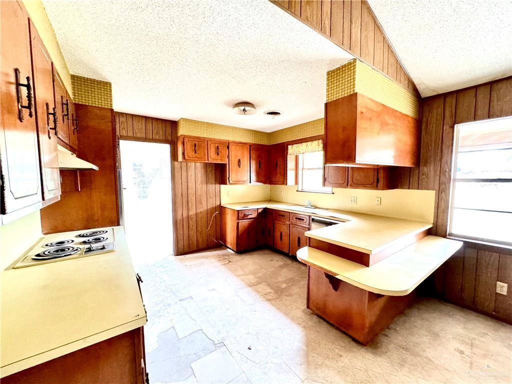 600 West 11th Street, Weslaco, TX 78596