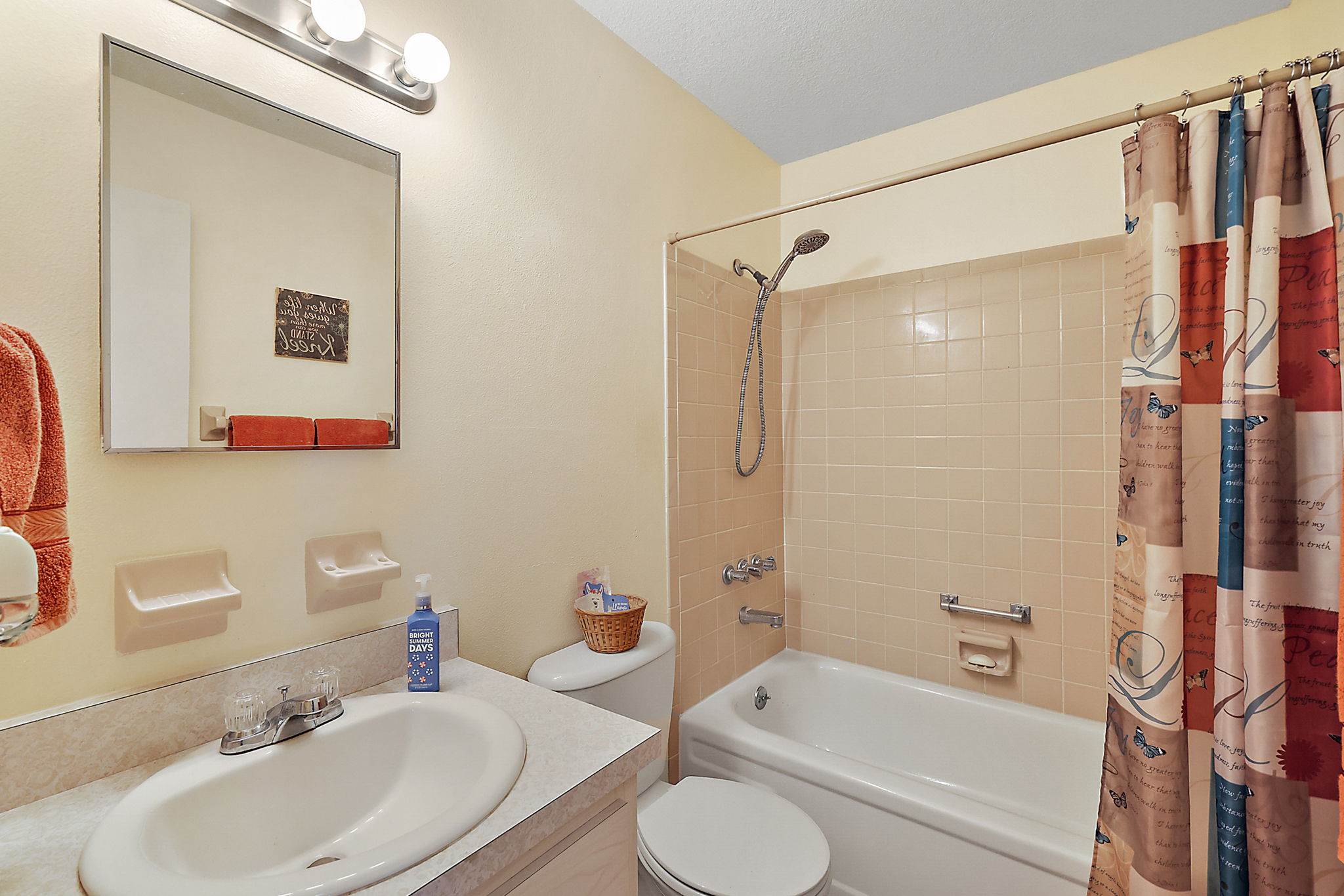 13814 Adams St, Grand Island, FL 32735