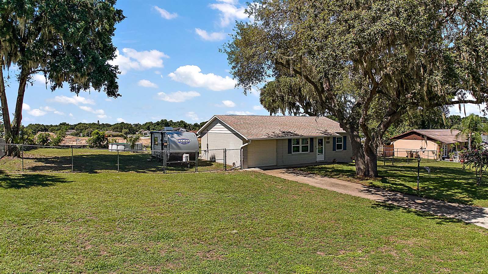 13814 Adams St, Grand Island, FL 32735