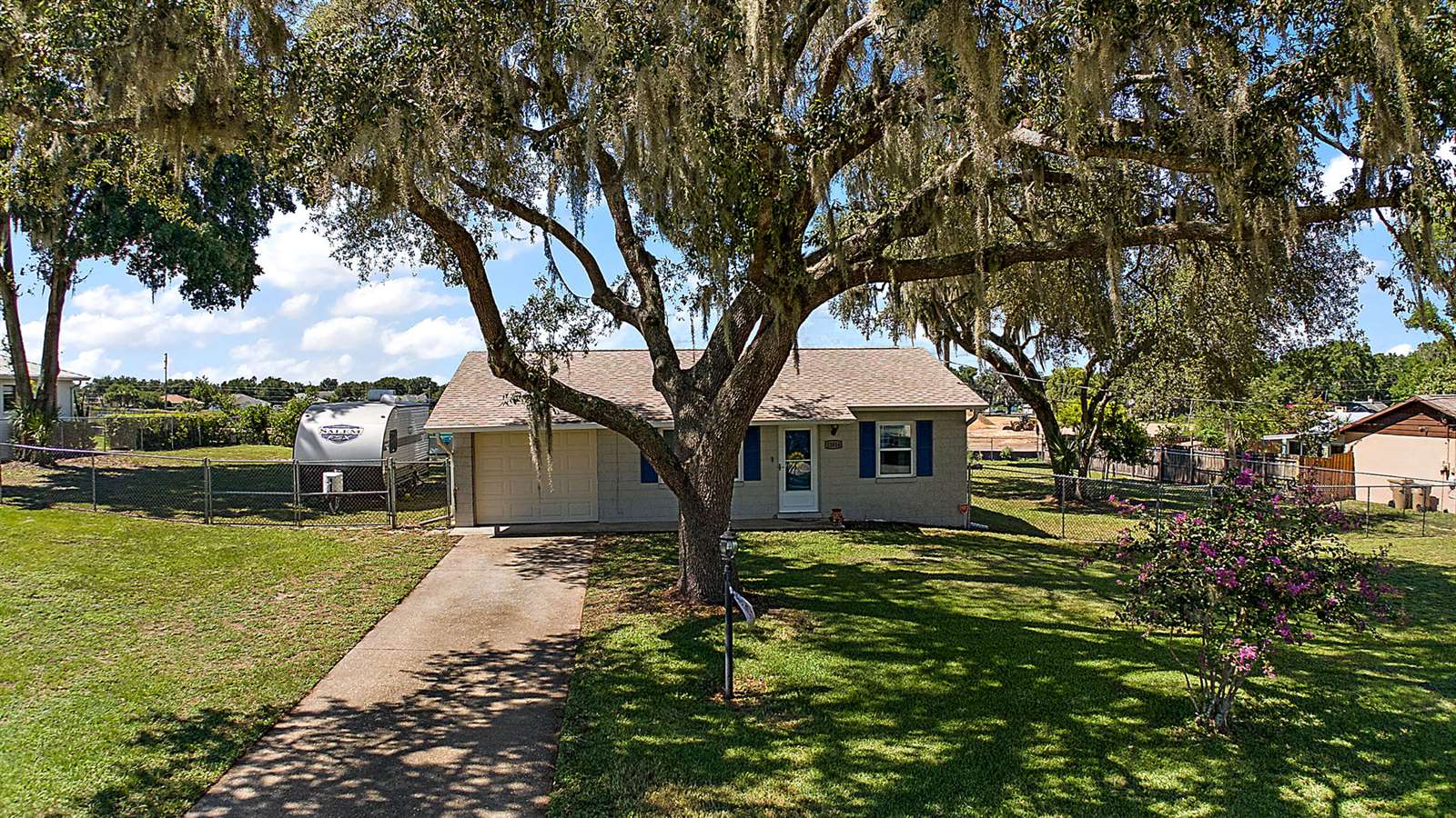 13814 Adams St, Grand Island, FL 32735
