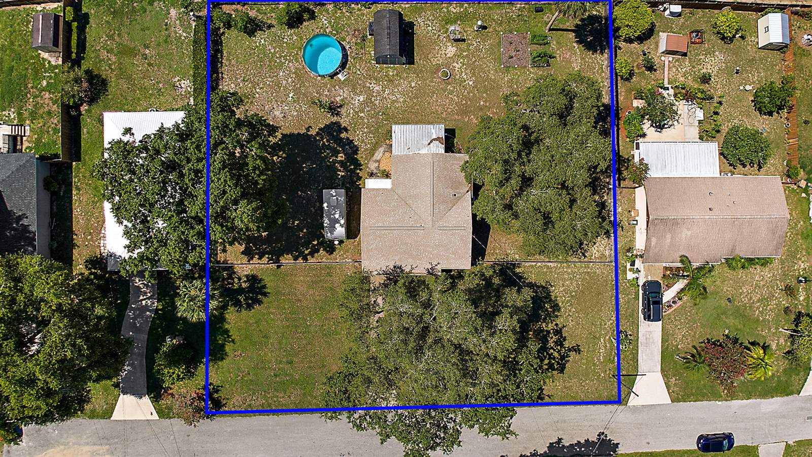 13814 Adams St, Grand Island, FL 32735