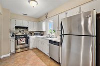 13814 Adams St, Grand Island, FL 32735