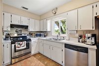 13814 Adams St, Grand Island, FL 32735