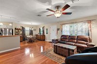 13814 Adams St, Grand Island, FL 32735