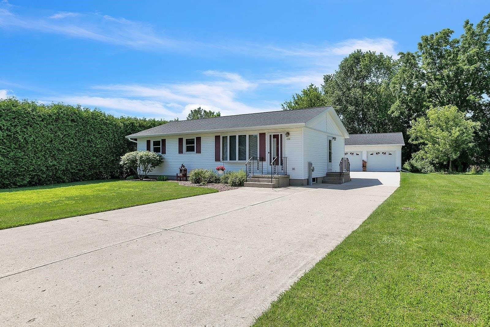 236 West Main Street, Mishicot, WI 54228