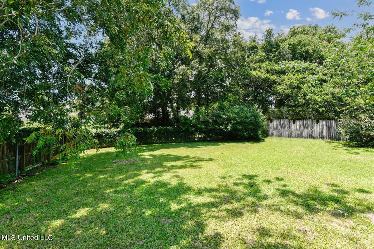 7005 Denver Drive, Biloxi, MS 39532