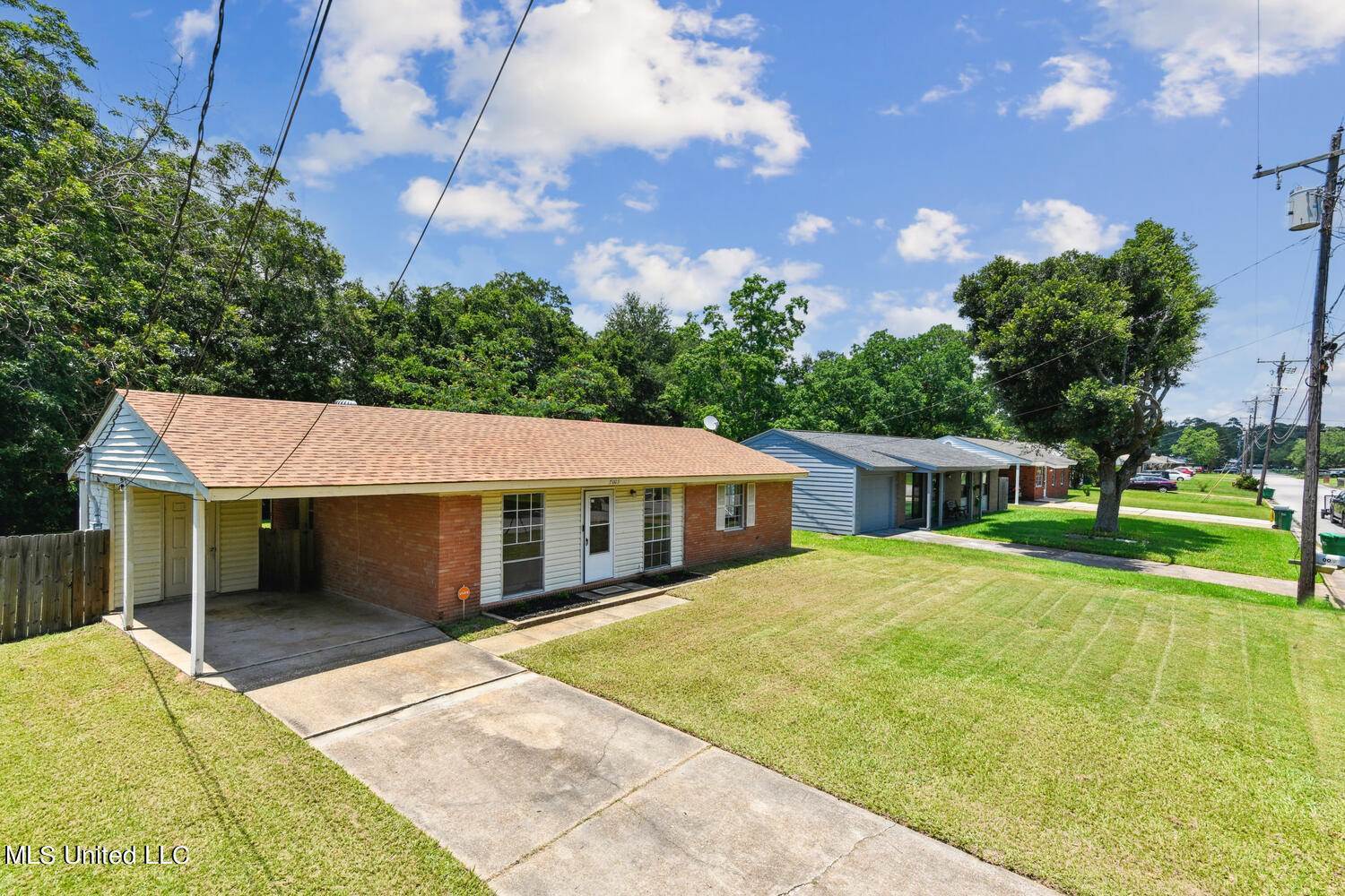 7005 Denver Drive, Biloxi, MS 39532