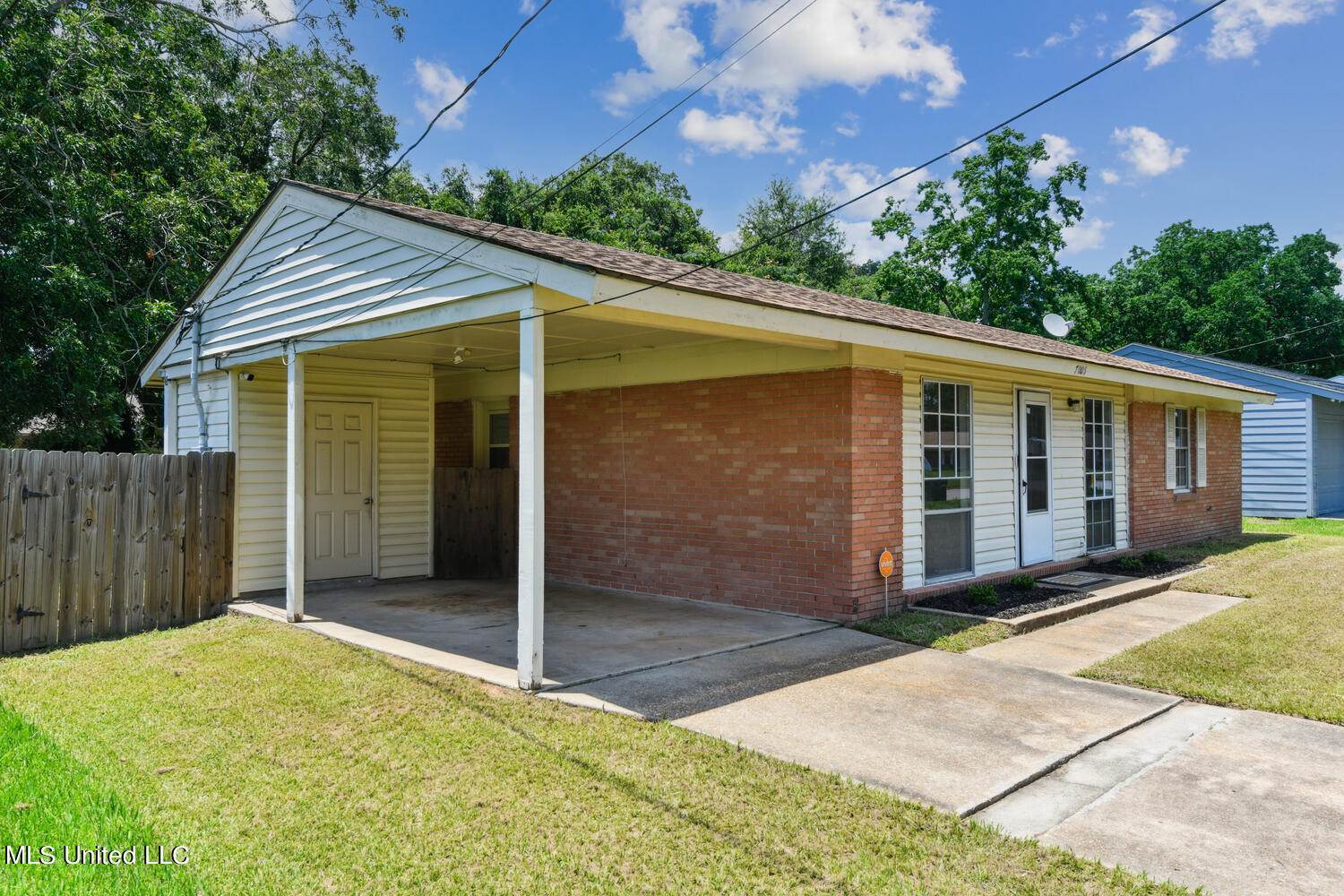 7005 Denver Drive, Biloxi, MS 39532