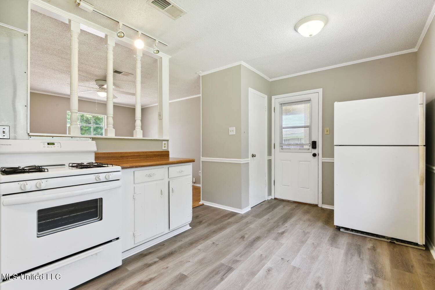 7005 Denver Drive, Biloxi, MS 39532