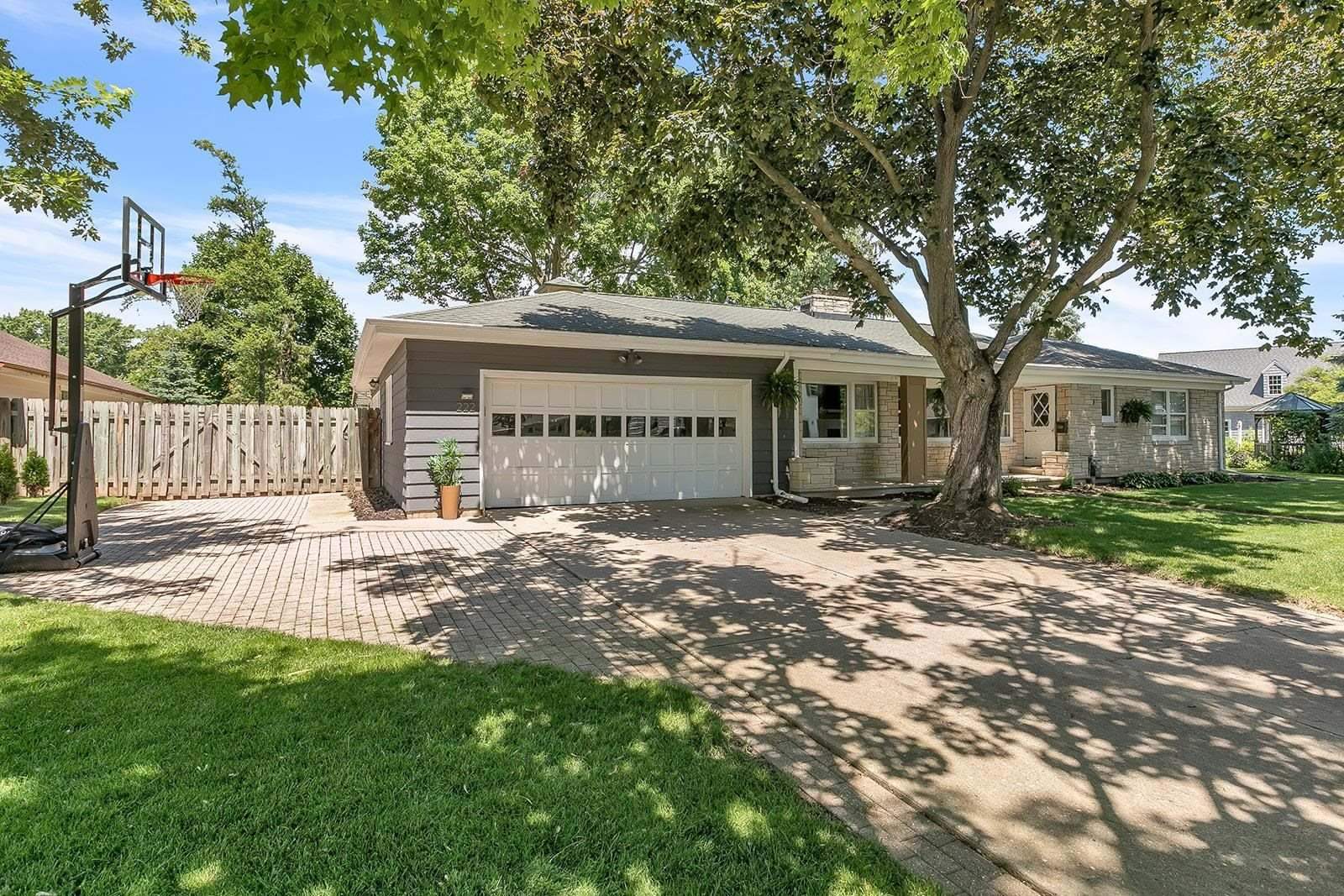 222 Prospect Place, De Pere, WI 54115