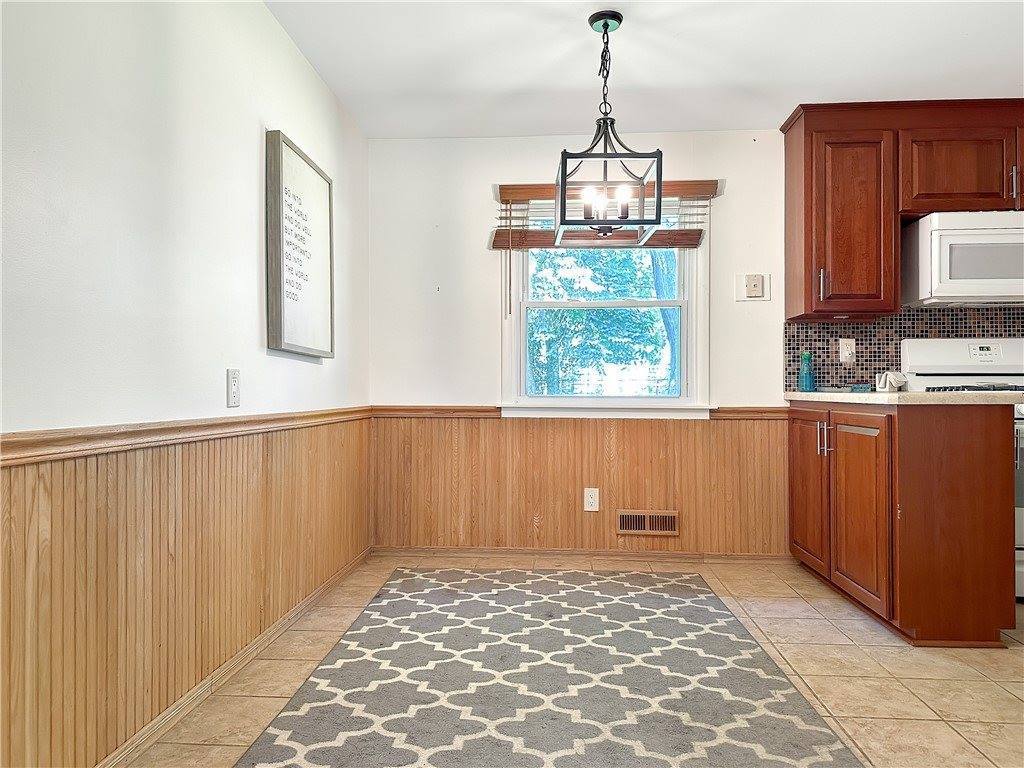 12 Caroline Drive, Gates, NY 14624