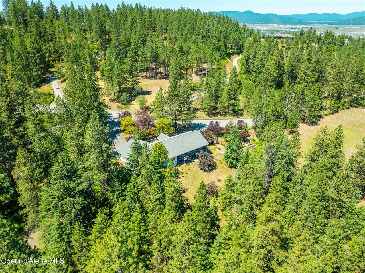 986 South Signal Point Rd, Post Falls, ID 83854