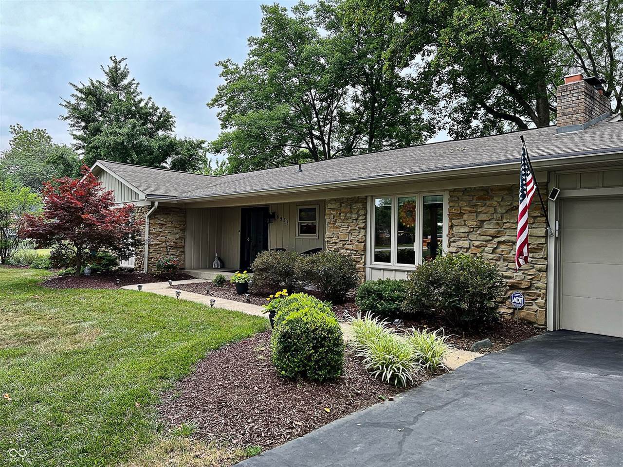 6938 Grosvenor Place, Indianapolis, IN 46220