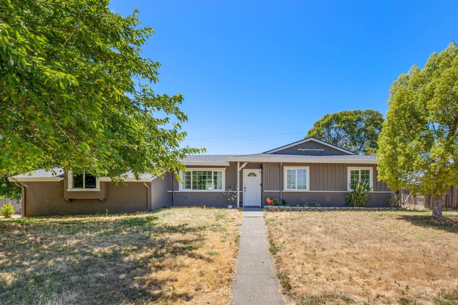 7652 Manorside Drive, Sacramento, CA 95832