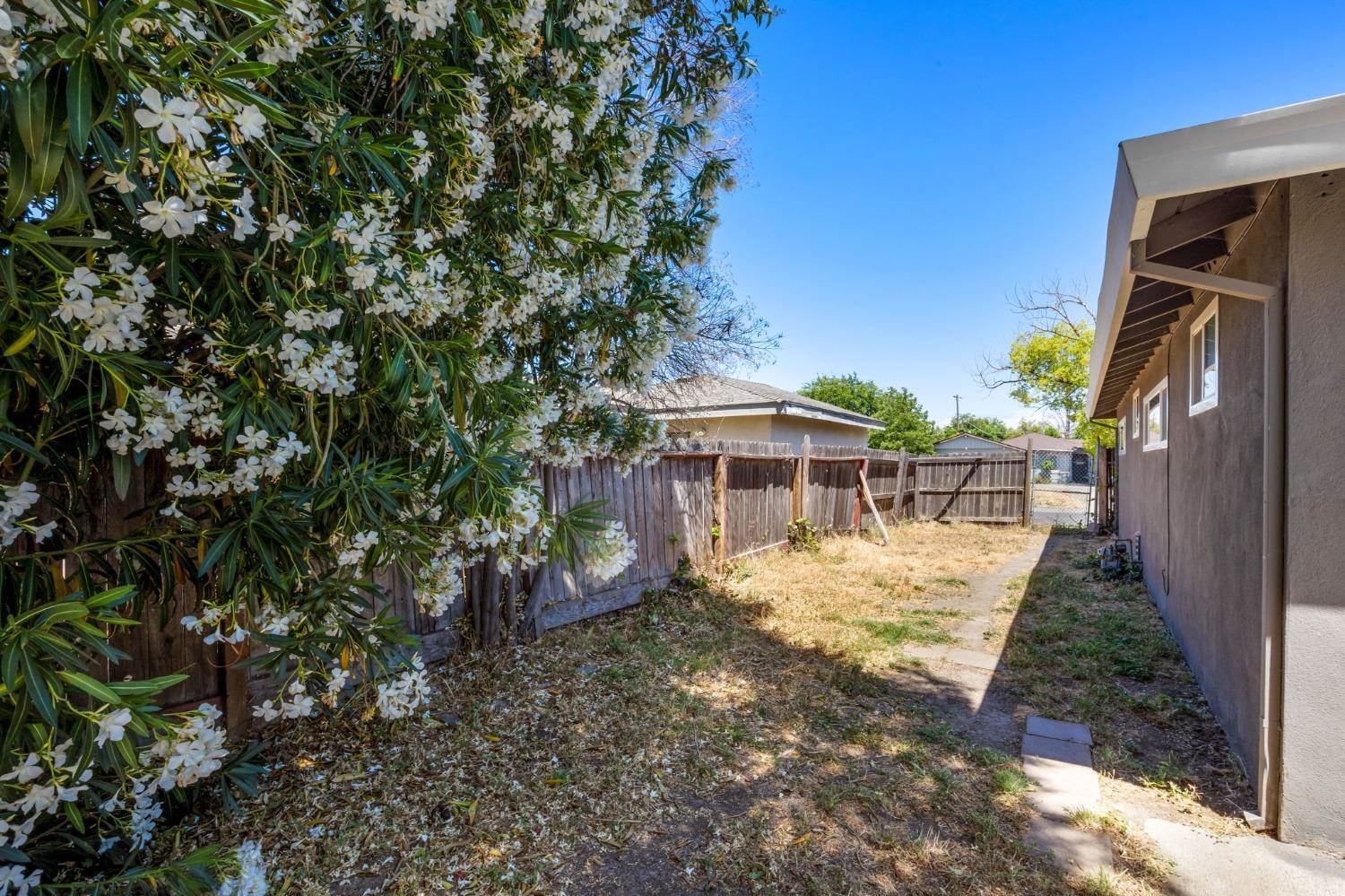 7652 Manorside Drive, Sacramento, CA 95832