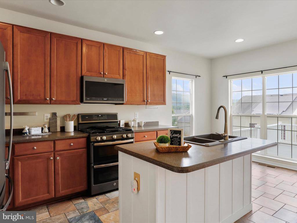 176 Oxbow Drive, Strasburg, VA 22657