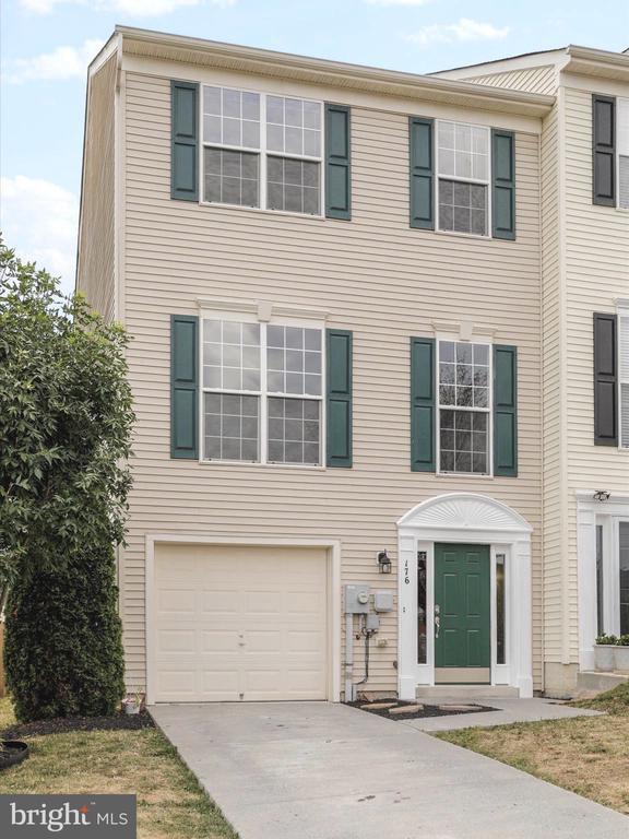 176 Oxbow Drive, Strasburg, VA 22657