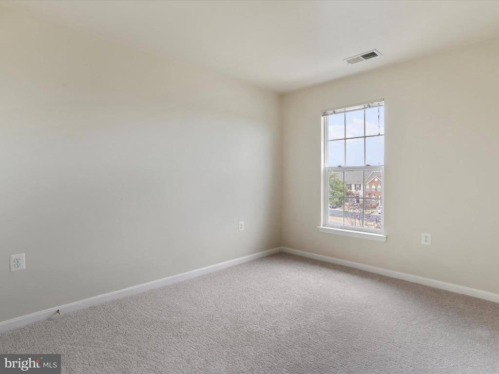 176 Oxbow Drive, Strasburg, VA 22657