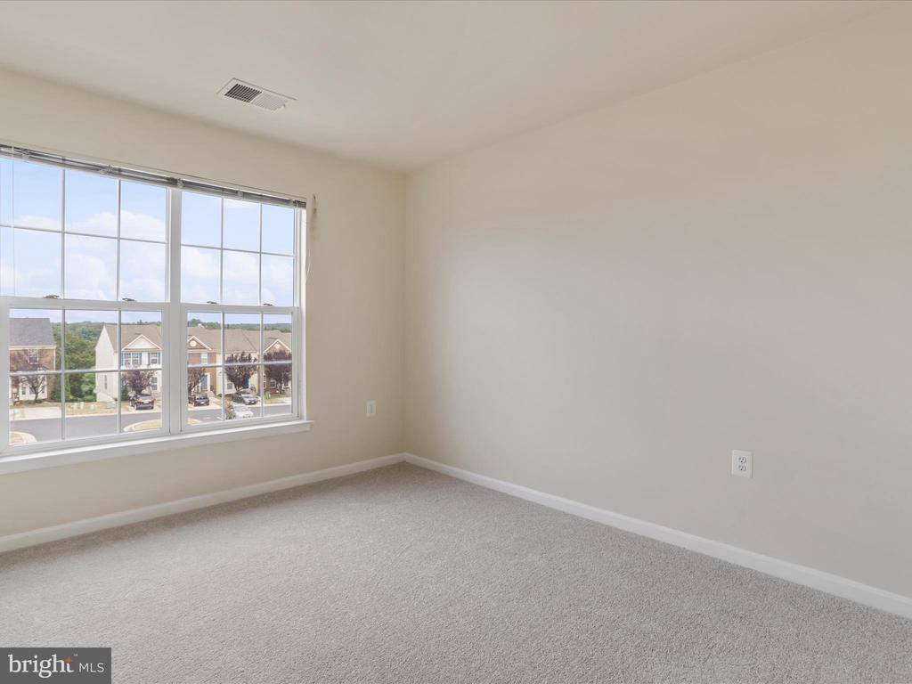 176 Oxbow Drive, Strasburg, VA 22657