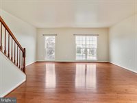 176 Oxbow Drive, Strasburg, VA 22657