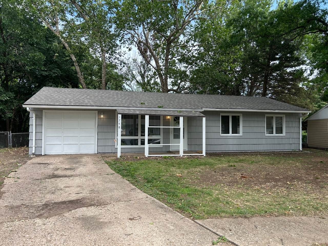 1748 SE 29th Ter, Topeka, KS 66605