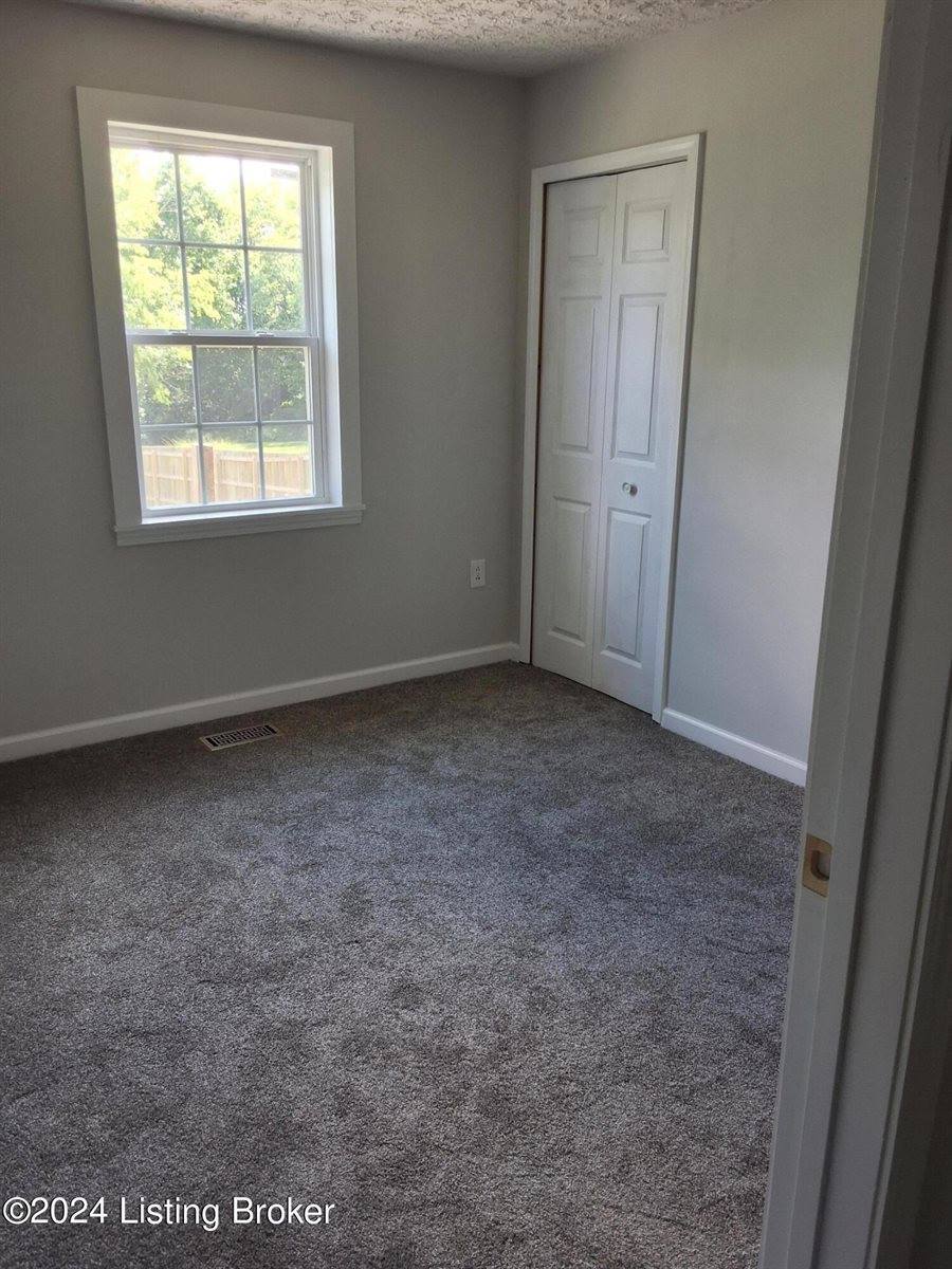 5805 Smithfield Rd, Smithfield, KY 40068