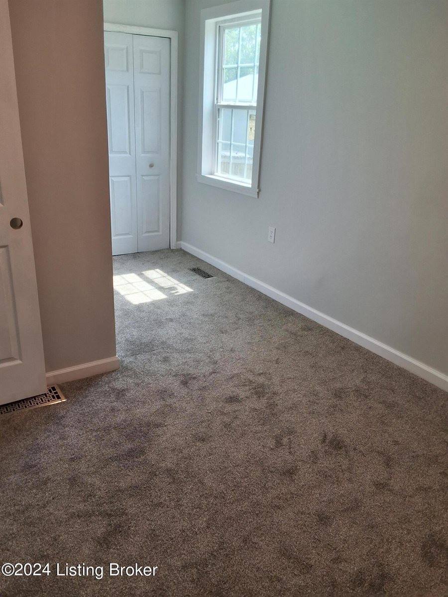 5805 Smithfield Rd, Smithfield, KY 40068