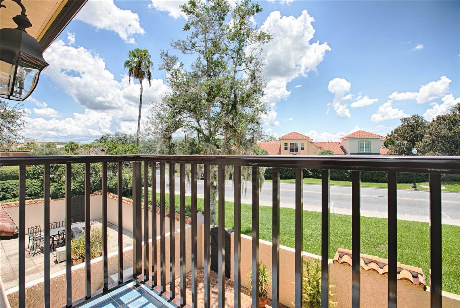 1104 Avenida de Las Casas, The Villages, FL 32159