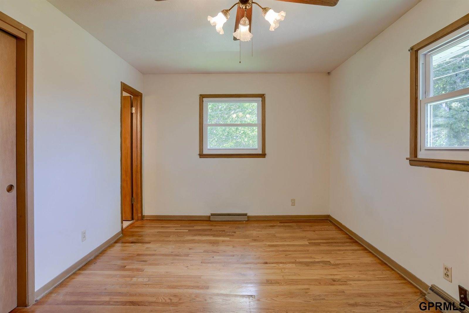 1221 Robin Drive, Bellevue, NE 68005