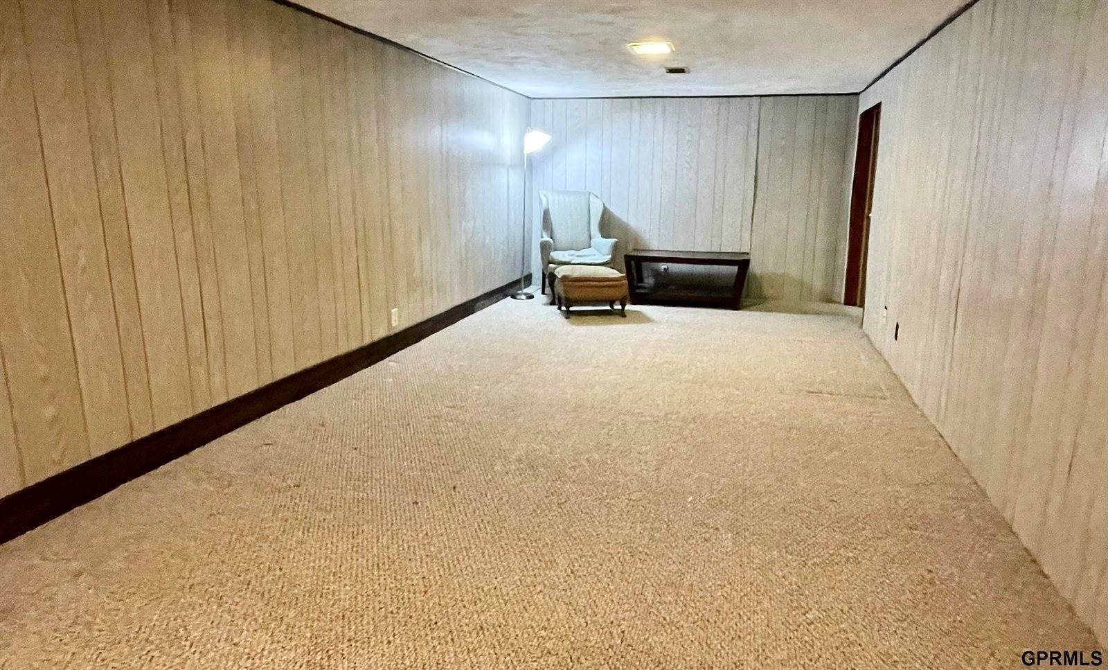 1221 Robin Drive, Bellevue, NE 68005